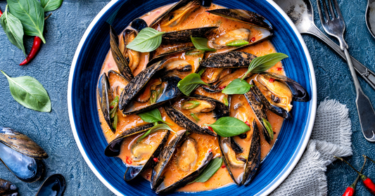 Indulge in a Thai Escape: Irresistible Coconut Curry Mussels Recipe!