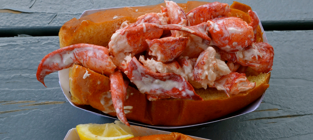 Rollin' in Lobster: The Ultimate Showdown of Maine vs. Connecticut Styles!
